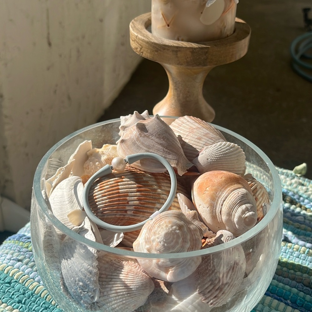 Maui Freshwater Pearl Silicone Bracelet - Grey Lady